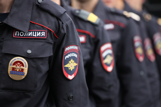 Керченские полицейские задержали курьера телефонного афериста и вернули сбережения местной жительнице